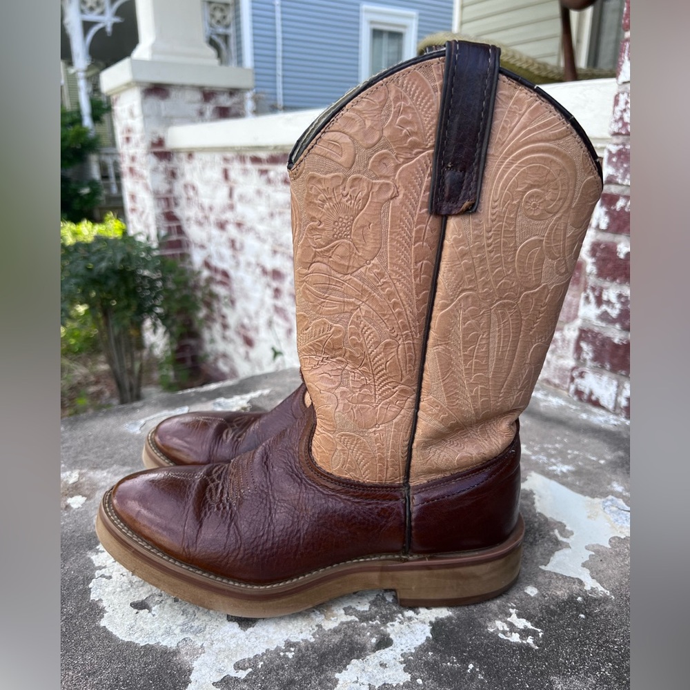 Laredo 71110 Women’s Brown and Tan Tooled Leather Cowboy Boots Sz 8M USA Made - Picture 4 of 14